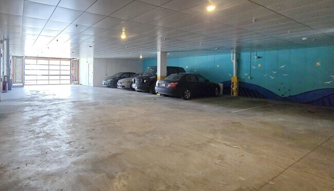 Building Photo - 211 Baldwin Ave