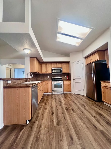 Building Photo - 16845 N Darmady Loop