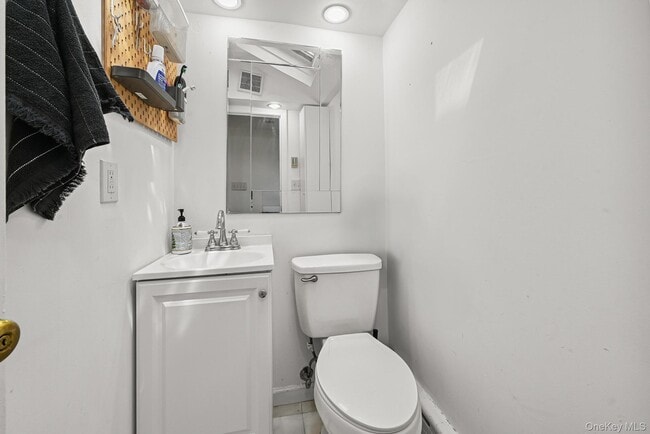 Building Photo - 13 Herbert Ave