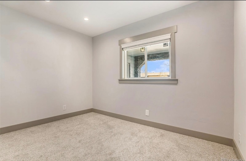 Building Photo - 6120 E 60th Pl