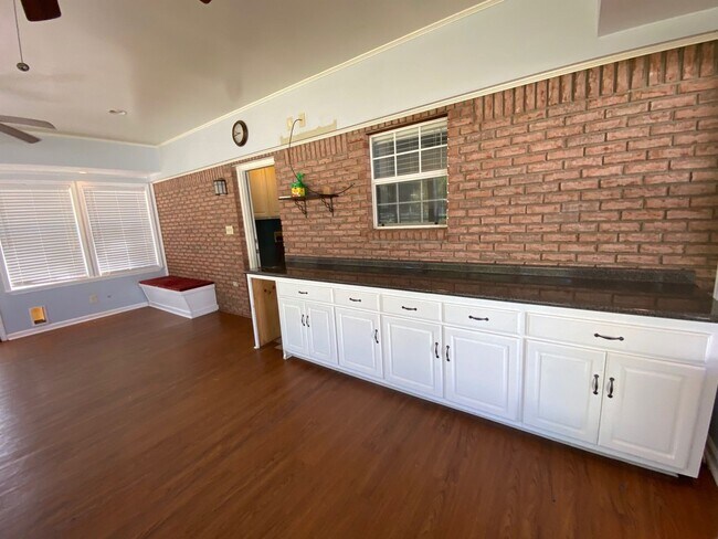 Building Photo - 3/2 in Prattville Daniel Pratt Schools