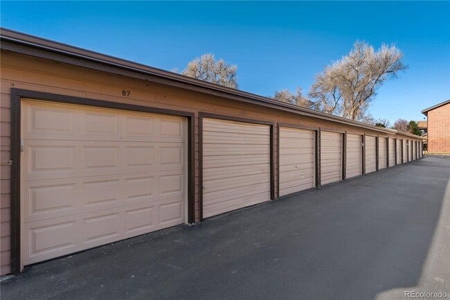 Building Photo - LOCATION LOCATION!! Newly updated 1-bed, 1...