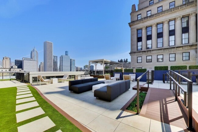 Building Photo - 310 S Michigan Ave