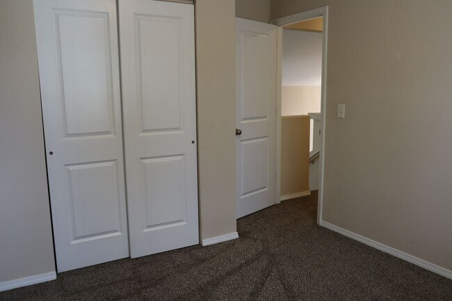 Building Photo - Home in CDA Place