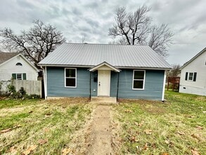 Building Photo - 2 Bedroom Home in Harrodsburg!