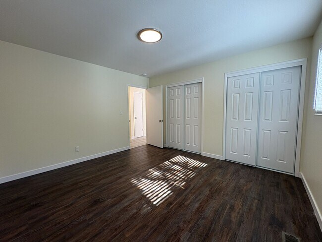 Building Photo - Newly Renovated 2BD/1BA in Palo Alto | Prime Location!