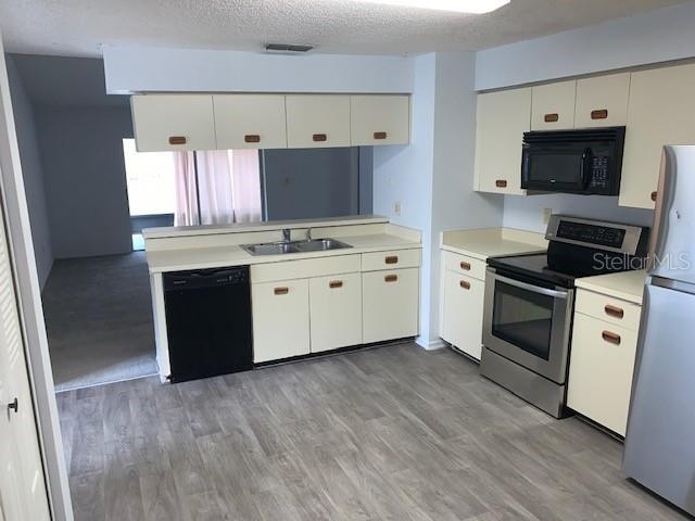 Building Photo - 3678 Dehaven Dr