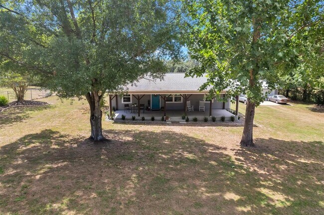 Building Photo - 39953 Sunburst Dr
