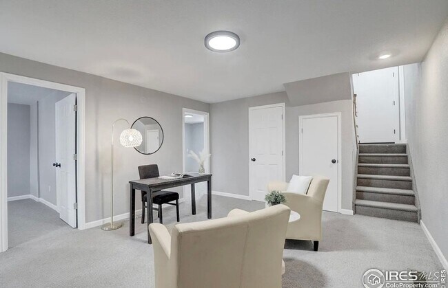 Building Photo - 4 Bedroom Single Family Home in Denver