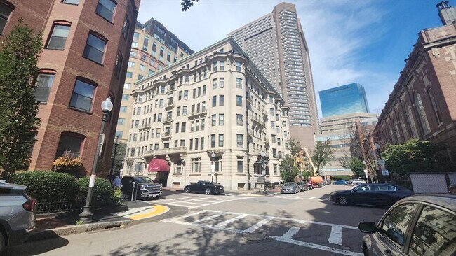 Building Photo - 8 Garrison St