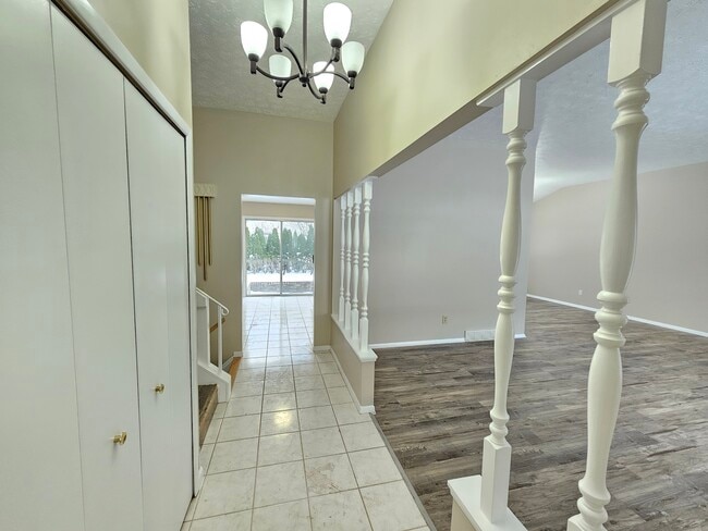 Building Photo - 3589 Delmar Dr