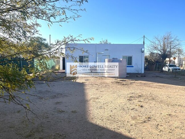 Building Photo - SFH, Washer/dryer, Fenced Yard