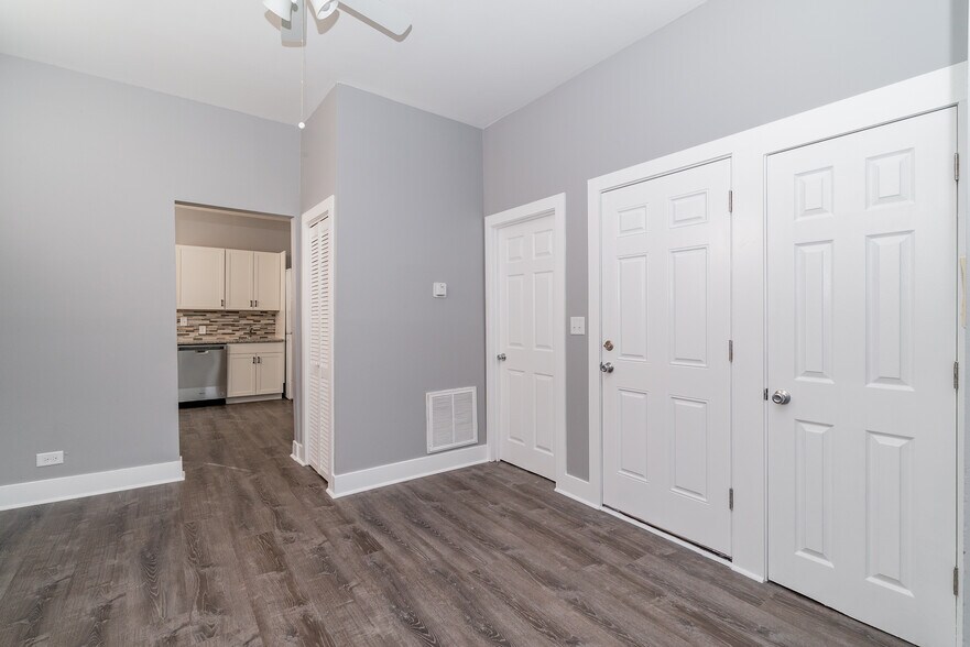 Dining room - 1806 N Richmond St