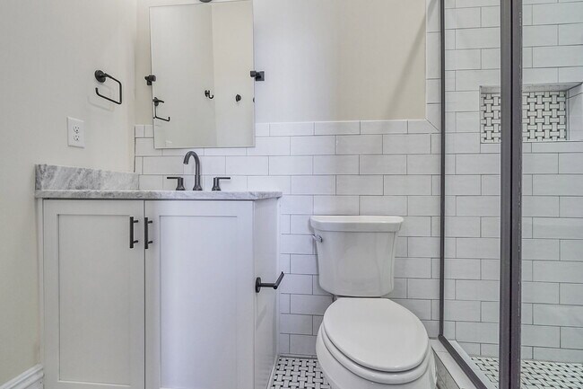 Building Photo - 1840 Monument Ave