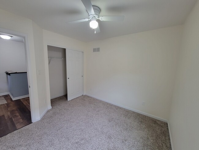 Building Photo - 5207 Footpath Ct