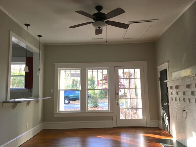 Building Photo - 2331 Englewood Ave