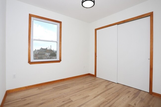 Building Photo - 1150 70th St