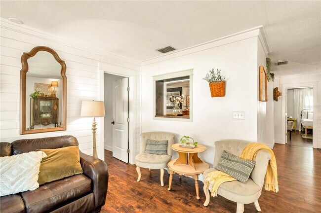 Building Photo - 16084 Stur St