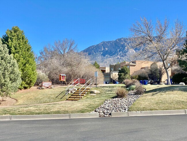 Building Photo - 13200 Silver Peak Pl NE