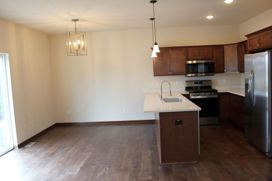 Dining & Kitchen - 9019 W Stuth Ave