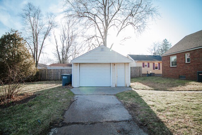 Building Photo - 2303 Mellwood Ave