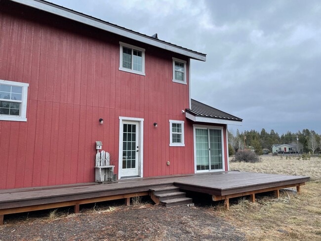 Building Photo - Charming Canal-Front Cottage Near Sunriver | Month-to-Month