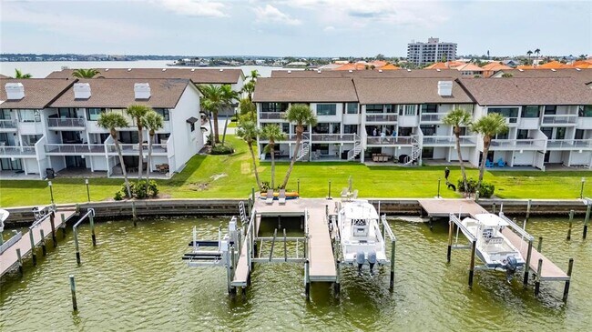 Primary Photo - 160 Marina Del Rey Ct