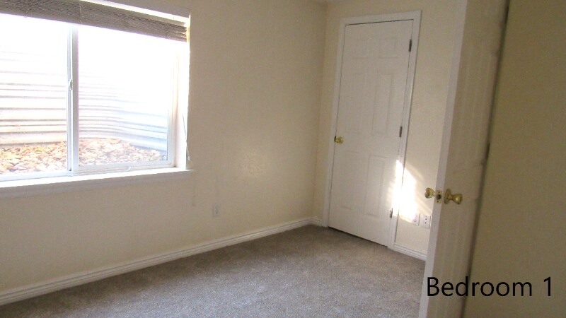 Building Photo - 7896 Goldenpointe Wy