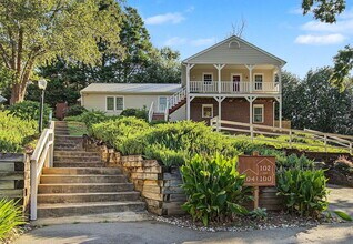 Building Photo - 2-Bedroom Condo Retreat in the Heart of Cary!