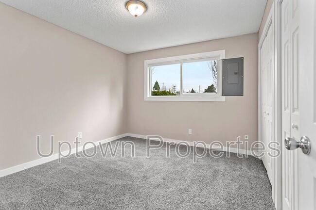 Building Photo - 8063 NE Flanders St