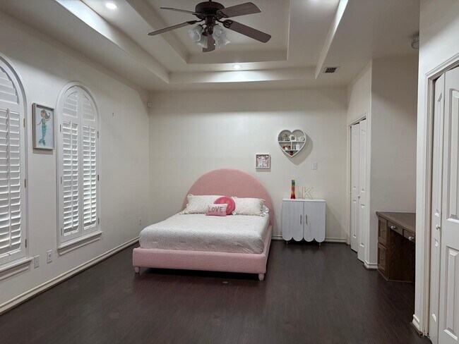 Building Photo - 102 Cardinal Ln