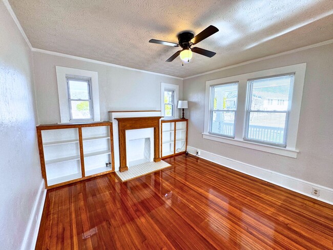 Building Photo - East AVL - Renovated Oakley Bungalow