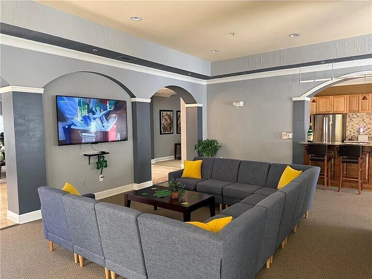 Building Photo - 10 Perimeter Summit Blvd