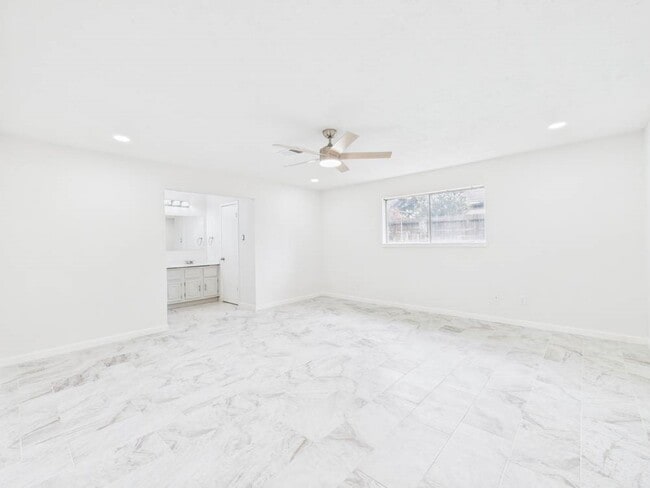 Building Photo - 506 Coppersmith Dr