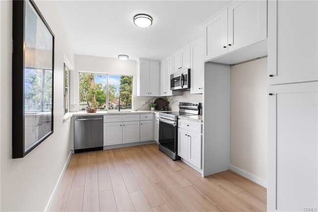 Building Photo - 1738 N Cedar Glen Dr