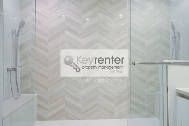 Building Photo - 400 Central Ave