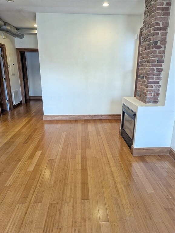 Building Photo - 176 Hillside St