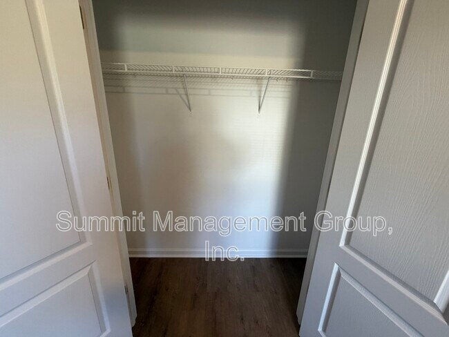 Building Photo - 25 Stephens Way