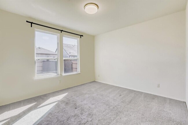 Building Photo - 183 Eves Necklace Dr.