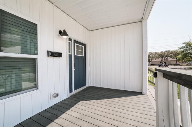 Building Photo - 3129 4th Ave S