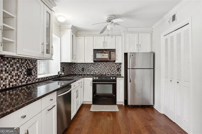 Building Photo - 75 Montre Square NW