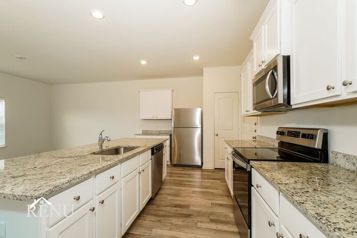 Building Photo - 11022 Yonder Flts