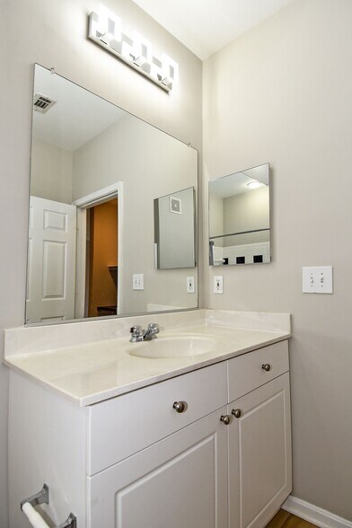 Building Photo - 11349 Aristotle Dr