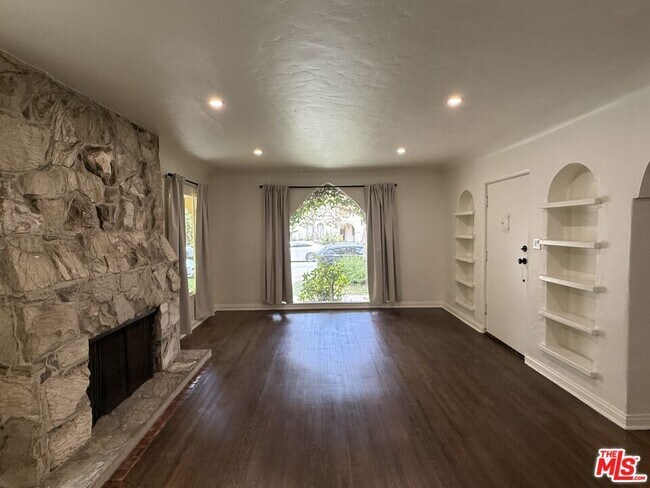 Building Photo - 1032 S Crescent Heights Blvd