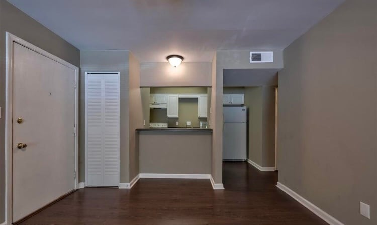 Building Photo - 422 Skyview Dr