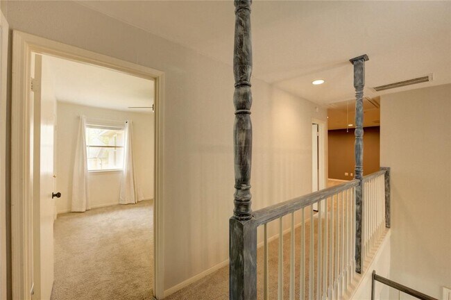 Building Photo - 1802 Cobblestone Ct