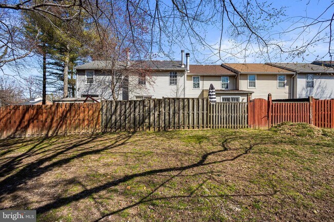 Building Photo - 1635 Forest Park Dr