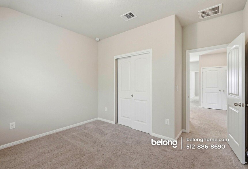Building Photo - 516 E Slaughter Ln