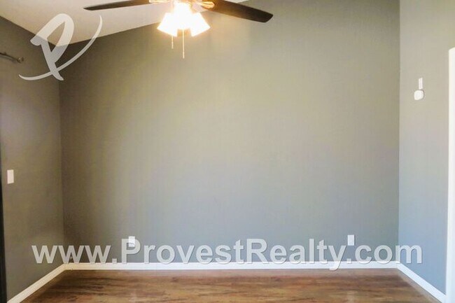 Building Photo - 3 Bed, 2 Bath Silver Lakes Home!!!