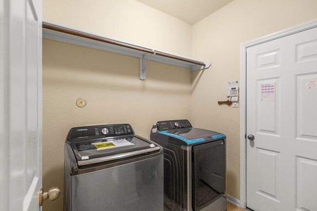 Building Photo - 1146 Glenwood Canyon Ln